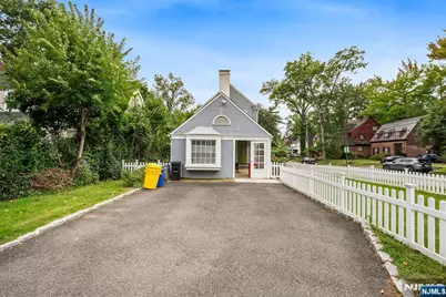 1187 Sussex Road, Teaneck Township, NJ 07666 - Photo 4