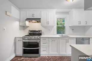 1187 Sussex Rd, Teaneck Township, NJ 07666 - Photo 12