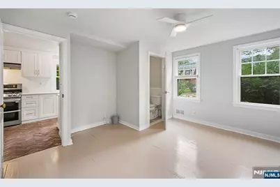 1187 Sussex Road, Teaneck Township, NJ 07666 - Photo 10