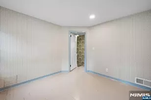 1187 Sussex Rd, Teaneck Township, NJ 07666 - Photo 26