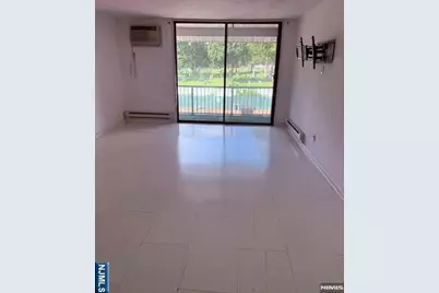 466 Liberty Street 306 #306, Little Ferry, NJ 07643 - Photo 2