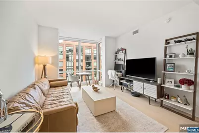 1000 Maxwell Lane 10G #10G, Hoboken, NJ 07030 - Photo 2