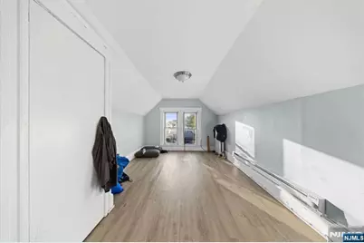 166 Bergen Avenue, Jersey City, NJ 07305 - Photo 8