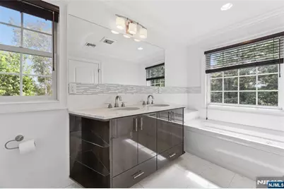 84 Woodmere Lane, Tenafly, NJ 07670 - Photo 20