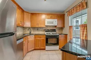 1121 Hyde Park Ct, Mahwah, NJ 07430 - Photo 8