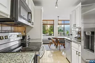 200 Winston L08, Cliffside Park, NJ 07010 - Photo 20