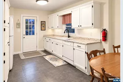 55 Samuel Avenue, Clifton, NJ 07013 - Photo 4