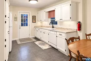 55 Samuel Ave, Clifton, NJ 07013 - Photo 4