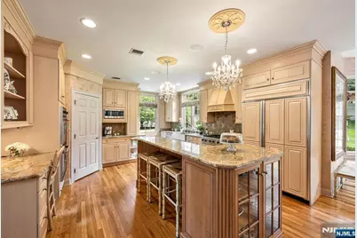 19 Mettowee Farms Court, Upper Saddle River, NJ 07458 - Photo 8