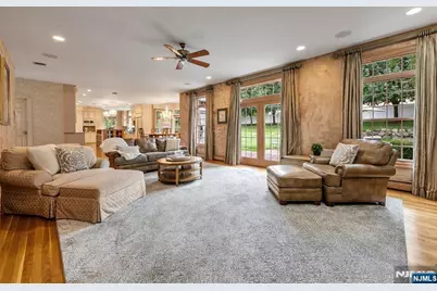 19 Mettowee Farms Court, Upper Saddle River, NJ 07458 - Photo 16