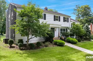 29 Dearborn Dr, Old Tappan, NJ 07675 - Photo 4