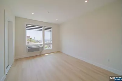 401 E Central Boulevard 2C #2C, Palisades Park, NJ 07650 - Photo 10