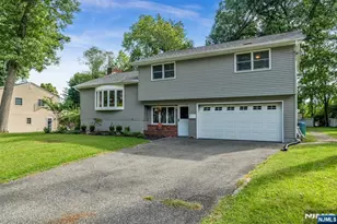 30 Smithfield Rd, Waldwick, NJ 07463 - Photo 2