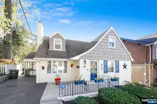 81 W Gouverneur Ave, Rutherford, NJ 07070 - Photo 2