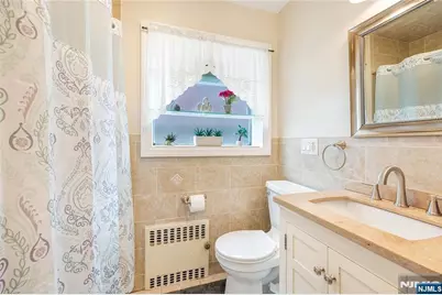 81 W Gouverneur Avenue, Rutherford, NJ 07070 - Photo 18