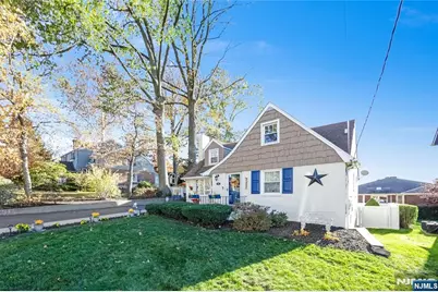 81 W Gouverneur Avenue, Rutherford, NJ 07070 - Photo 34