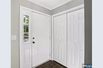 4 Star Lake Road E #E, Bloomingdale, NJ 07403 - Photo 4