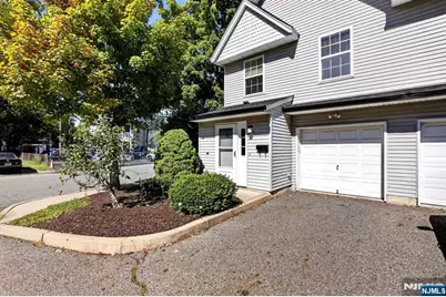 4 Star Lake Road E #E, Bloomingdale, NJ 07403 - Photo 32