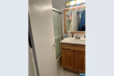 2100 Linwood Avenue 3F #3F, Fort Lee, NJ 07024 - Photo 8