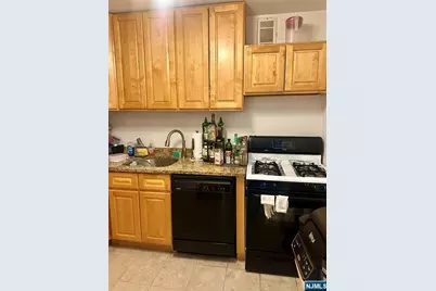 2100 Linwood Avenue 3F #3F, Fort Lee, NJ 07024 - Photo 4
