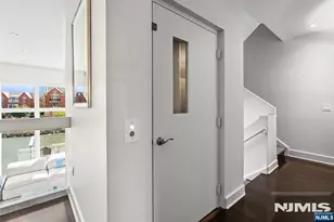 18 Vela Way, Edgewater, NJ 07020 - Photo 24
