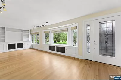 185 Larch Avenue, Teaneck Township, NJ 07666 - Photo 4