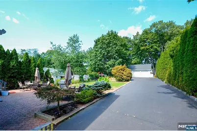 45 Hill Street, Midland Park, NJ 07432 - Photo 6