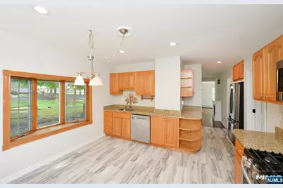 45 Hill Street, Midland Park, NJ 07432 - Photo 12