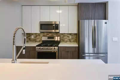 6105 Park Avenue 2 #2, West New York, NJ 07093 - Photo 4