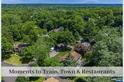 11 Stone Ridge Lane, Ho Ho Kus, NJ 07423 - Photo 2
