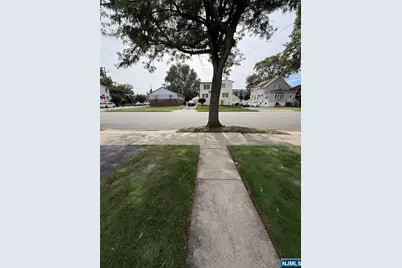 39 Lawrence Avenue, Lodi, NJ 07644 - Photo 12