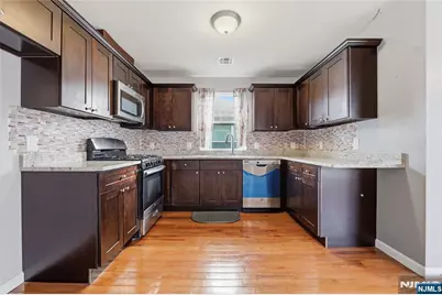 574 S 11th Street, Newark, NJ 07103 - Photo 6
