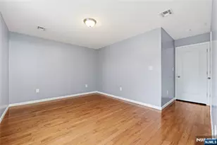 574 S 11th St, Newark, NJ 07103 - Photo 12