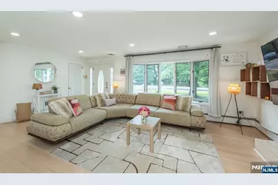 531 Mountain Avenue, Caldwell, NJ 07006 - Photo 8