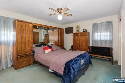 164 Page Street, Elmwood Park, NJ 07407 - Photo 14
