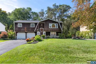 30 Gwyneth Road, West Milford, NJ 07480 - Photo 2