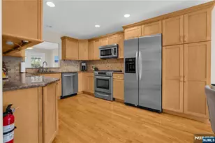 198 Zeppi Ln, West Orange Township, NJ 07052 - Photo 4