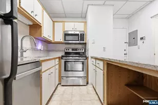 279 Clark Street A15, Hackensack, NJ 07601 - Photo 6