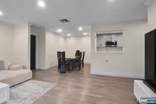 100 Crown Ct 461, Edgewater, NJ 07020 - Photo 8