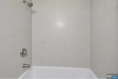 100 Crown Court 461 #461, Edgewater, NJ 07020 - Photo 22