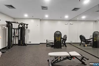 100 Crown Court 461 #461, Edgewater, NJ 07020 - Photo 32