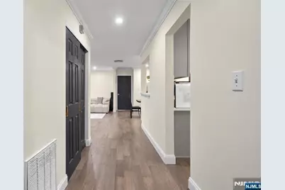 100 Crown Court 461 #461, Edgewater, NJ 07020 - Photo 2