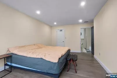 100 Crown Court 461 #461, Edgewater, NJ 07020 - Photo 18
