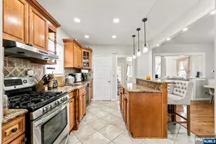 24 Helen St, Little Ferry, NJ 07643 - Photo 10