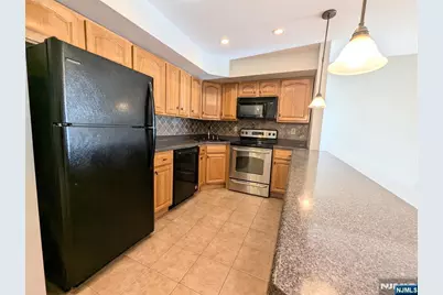 609 River Renaissance C09 #C09, East Rutherford, NJ 07073 - Photo 6