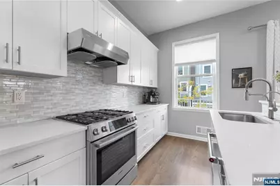289 Bradley Drive, Wood Ridge, NJ 07075 - Photo 20