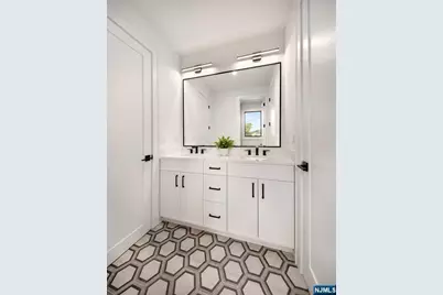 401 Grand Avenue A #A, Leonia, NJ 07605 - Photo 12