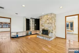 40-12 Kilada Ct, Fair Lawn, NJ 07410 - Photo 4