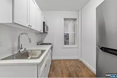 137 Kensington Avenue 504 #504, Jersey City, NJ 07304 - Photo 6