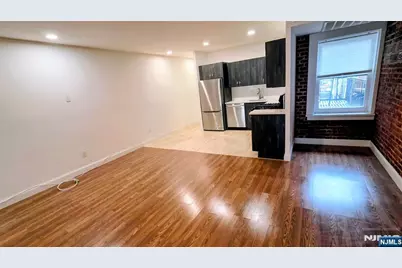 292 Stuyvesant Avenue 290 #290, Lyndhurst Township, NJ 07071 - Photo 4